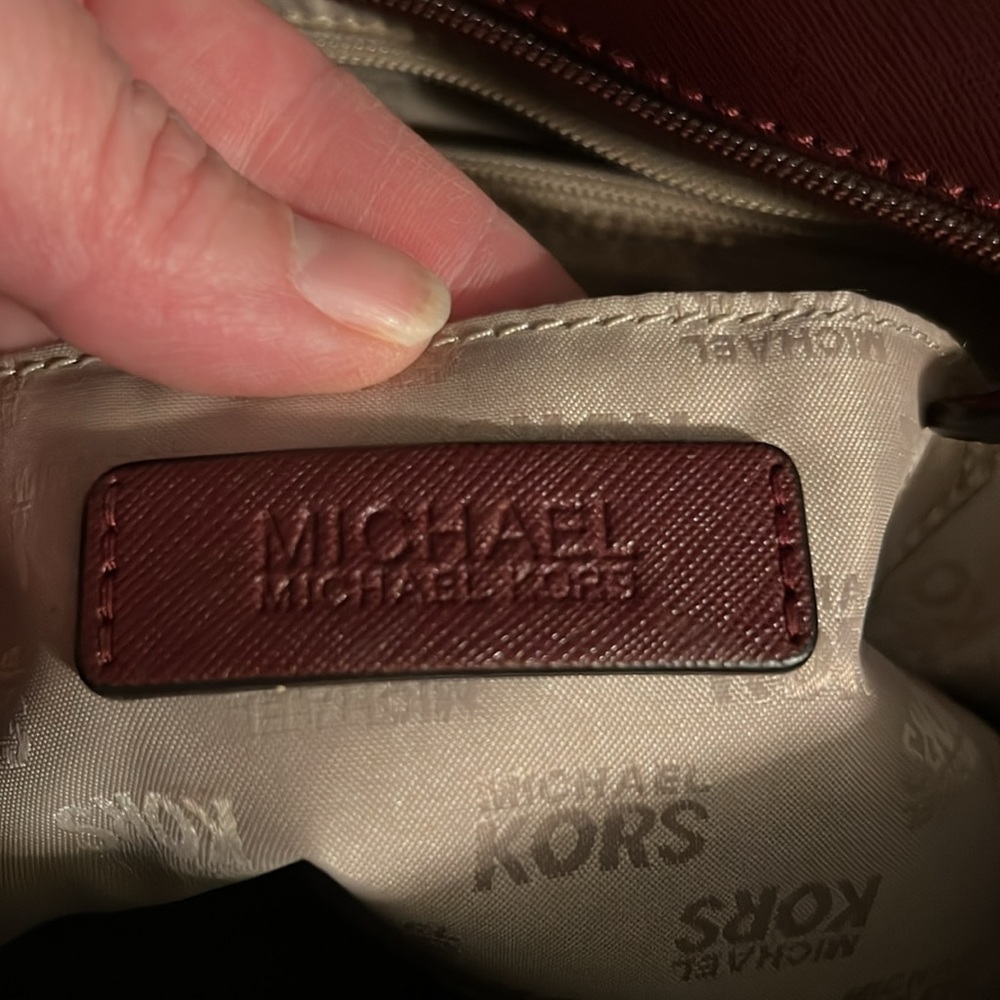 Michael Kors burgundy large bag - Picture 7 of 9